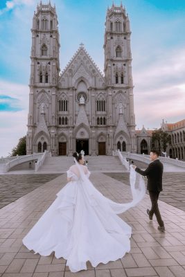 Toàn cảnh kiến trúc Gothic khi chụp ảnh cưới nhà thờ Song Vĩnh