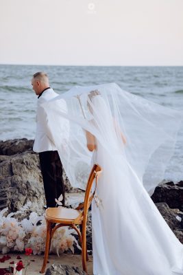 khoảnh khắc first look