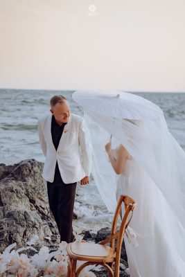 khoảnh khắc first look