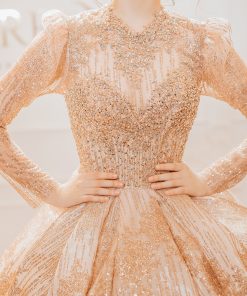 Cô dâu mặc váy cưới màu hồng Đoá Hồng Thạch Anh của Green Studio