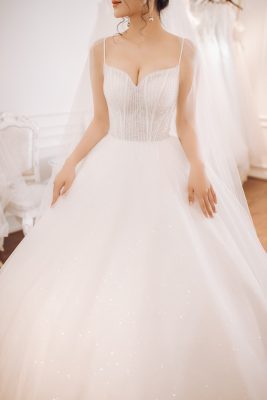 Chi tiết thân áo của váy cưới công chúa lấp lánh