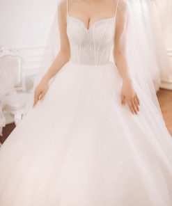 Chi tiết thân áo của váy cưới công chúa lấp lánh