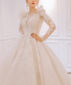 Cô dâu mặc váy cưới ren tay dài Bản Tình Ca Cổ Điển của Green Studio