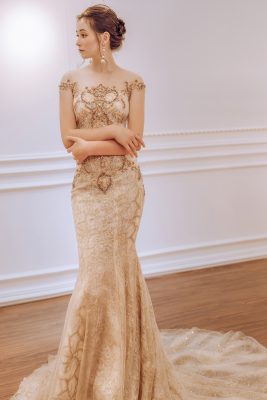 Cô dâu mặc váy cưới đuôi cá màu vàng Nữ Thần Mặt Trời của Green Studio