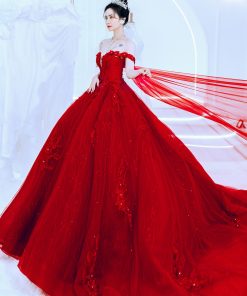 Cô dâu mặc váy cưới công chúa màu đỏ Nữ Hoàng Lửa của Green Studio