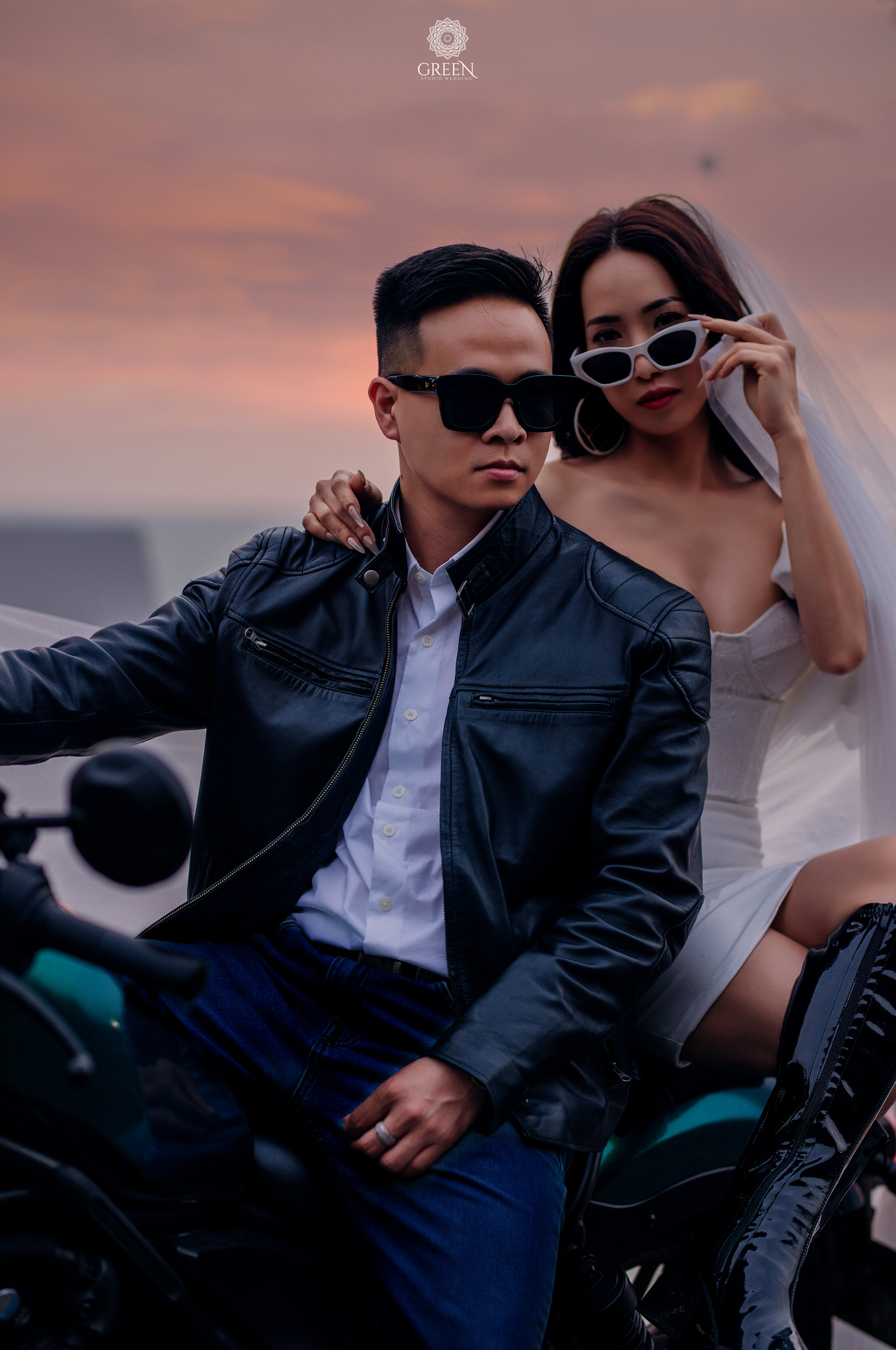 Concept ảnh cưới street style với xe vespa cổ ở Vũng Tàu Concept ảnh cưới street style với xe vespa cổ ở Vũng Tàu