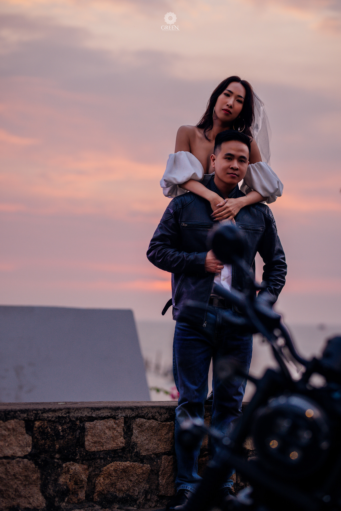 Concept ảnh cưới street style với xe vespa cổ ở Vũng Tàu Concept ảnh cưới street style với xe vespa cổ ở Vũng Tàu