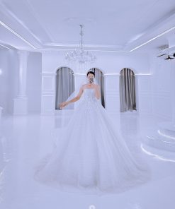 Cô dâu mặc váy cưới có áo choàng rời Nữ Thần Sao Băng của Green Studio