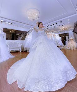 Váy Cưới Hoàng Gia "Nữ Hoàng Ánh Sáng": Mẫu Váy Lộng Lẫy Nhất 2026 13 váy cưới hoàng gia Green studio Wedding