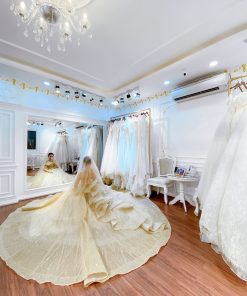 váy cưới màu vàng đồng