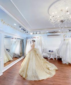 váy cưới màu vàng đồng