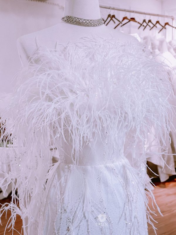 váy cưới lông vũ Green studio wedding