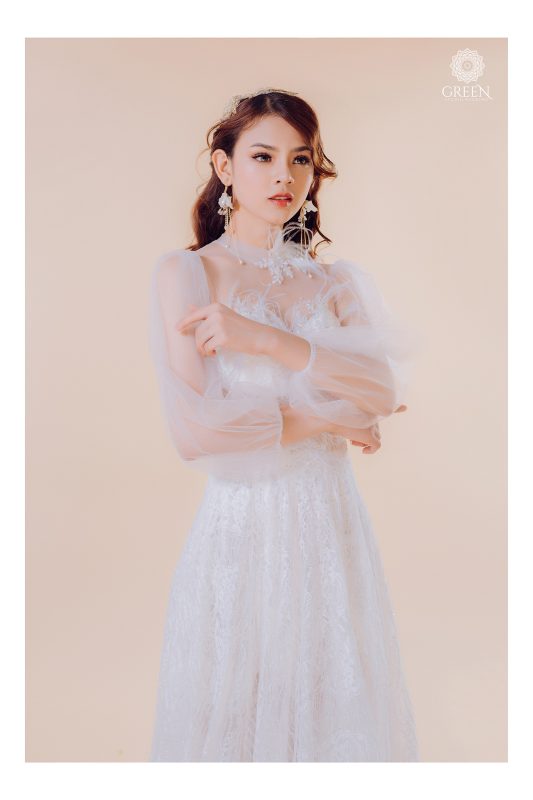 váy cưới tay phồng voan