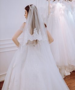 Cô dâu mặc váy cưới công chúa lấp lánh Elara của Green Studio