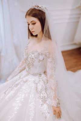 Chi tiết thân áo của váy cưới công chúa tay dài