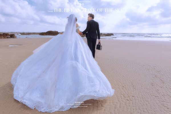 Concept chụp ảnh cưới bãi biển năng động cùng Green Studio tại Bãi Sau Vũng Tàu