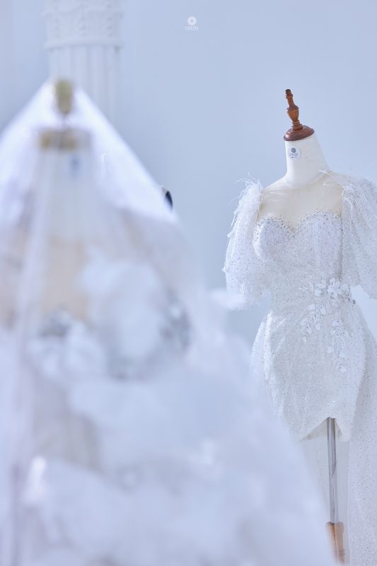 váy cưới ngắn lấp lánhGreen studio wedding
