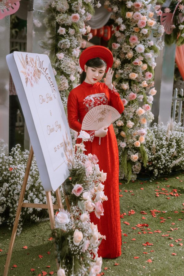 áo dài ăn hỏi màu đỏ