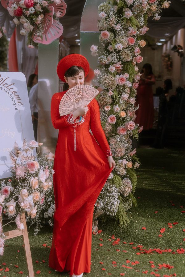 áo dài ăn hỏi màu đỏ