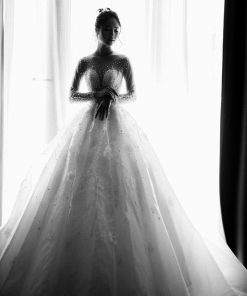 váy cưới đính ngọc trai