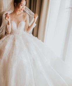 váy cưới đính ngọc trai