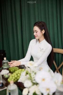 áo dài ăn hỏi màu trắng